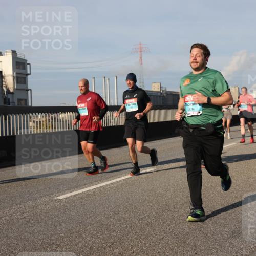03.10.2025 - Köhlbrandbrückenlauf Lena Gebhardt http://msf.ph/oto/9136047 03.10.2025 09:54:00 Position 2 1181, 1534 meine-sportfotos.de