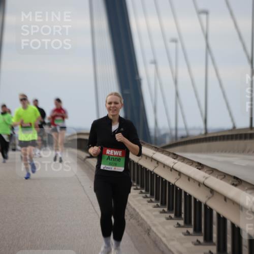 03.10.2025 - Köhlbrandbrückenlauf Jannik Wohlers http://msf.ph/oto/9136052 03.10.2025 16:06:52 Position 1 8278 meine-sportfotos.de