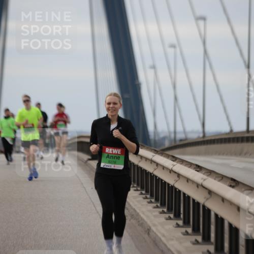 03.10.2025 - Köhlbrandbrückenlauf Jannik Wohlers http://msf.ph/oto/9136058 03.10.2025 16:06:52 Position 1 8278 meine-sportfotos.de