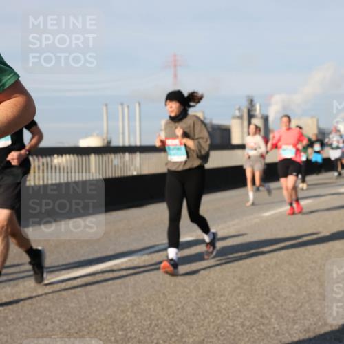 03.10.2025 - Köhlbrandbrückenlauf Lena Gebhardt http://msf.ph/oto/9136068 03.10.2025 09:54:01 Position 2  meine-sportfotos.de