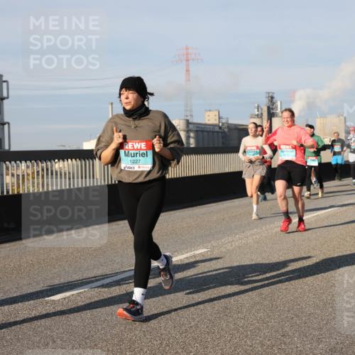 03.10.2025 - Köhlbrandbrückenlauf Lena Gebhardt http://msf.ph/oto/9136083 03.10.2025 09:54:01 Position 2 1227 meine-sportfotos.de