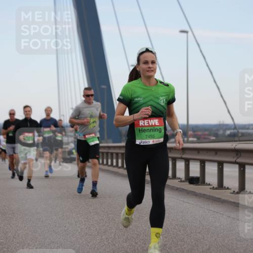 03.10.2025 - Köhlbrandbrückenlauf Jannik Wohlers http://msf.ph/oto/9136116 03.10.2025 15:24:30 Position 1 7455 meine-sportfotos.de