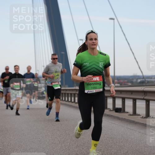 03.10.2025 - Köhlbrandbrückenlauf Jannik Wohlers http://msf.ph/oto/9136124 03.10.2025 15:24:31 Position 1 7455 meine-sportfotos.de