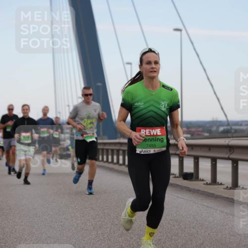 03.10.2025 - Köhlbrandbrückenlauf Jannik Wohlers http://msf.ph/oto/9136129 03.10.2025 15:24:31 Position 1 7455 meine-sportfotos.de