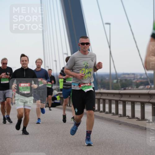 03.10.2025 - Köhlbrandbrückenlauf Jannik Wohlers http://msf.ph/oto/9136146 03.10.2025 15:24:31 Position 1 9489, 7485 meine-sportfotos.de