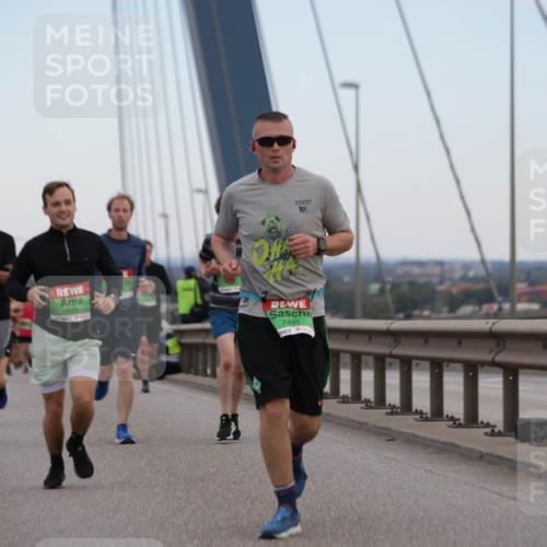 03.10.2025 - Köhlbrandbrückenlauf Jannik Wohlers http://msf.ph/oto/9136183 03.10.2025 15:24:32 Position 1 9489, 19, 7485 meine-sportfotos.de