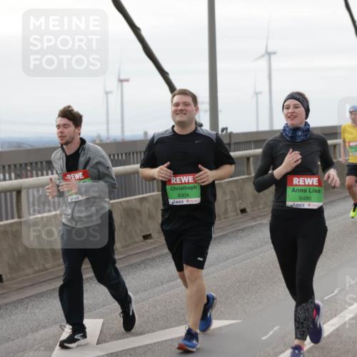 03.10.2025 - Köhlbrandbrückenlauf Jannik Wohlers http://msf.ph/oto/9136194 03.10.2025 16:06:56 Position 1 8304, 8486 meine-sportfotos.de