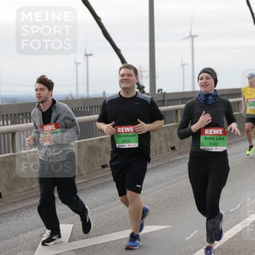 03.10.2025 - Köhlbrandbrückenlauf Jannik Wohlers http://msf.ph/oto/9136200 03.10.2025 16:06:56 Position 1 8304, 8486 meine-sportfotos.de