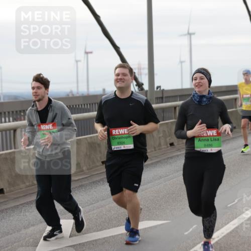 03.10.2025 - Köhlbrandbrückenlauf Jannik Wohlers http://msf.ph/oto/9136205 03.10.2025 16:06:56 Position 1 8304, 8486 meine-sportfotos.de