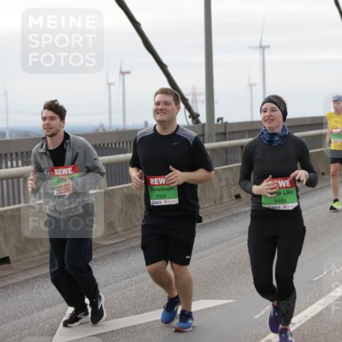 03.10.2025 - Köhlbrandbrückenlauf Jannik Wohlers http://msf.ph/oto/9136210 03.10.2025 16:06:56 Position 1 8304, 8486 meine-sportfotos.de
