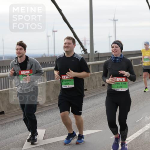 03.10.2025 - Köhlbrandbrückenlauf Jannik Wohlers http://msf.ph/oto/9136215 03.10.2025 16:06:56 Position 1 8304, 8486 meine-sportfotos.de