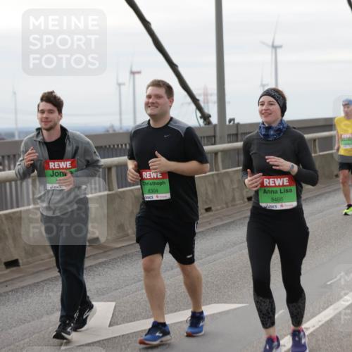 03.10.2025 - Köhlbrandbrückenlauf Jannik Wohlers http://msf.ph/oto/9136218 03.10.2025 16:06:56 Position 1 8304, 8486 meine-sportfotos.de
