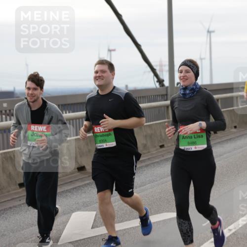 03.10.2025 - Köhlbrandbrückenlauf Jannik Wohlers http://msf.ph/oto/9136239 03.10.2025 16:06:56 Position 1 8304, 8486 meine-sportfotos.de