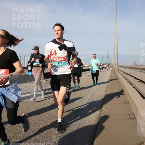 03.10.2025 - Köhlbrandbrückenlauf Lena Gebhardt http://msf.ph/oto/9136256 03.10.2025 09:54:08 Position 2 44, 1151 meine-sportfotos.de