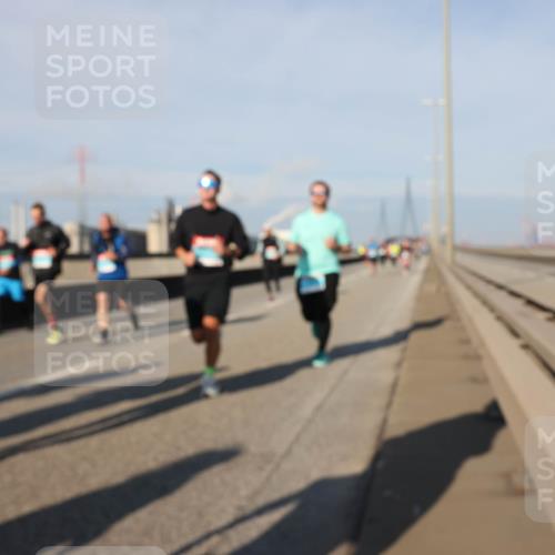 03.10.2025 - Köhlbrandbrückenlauf Lena Gebhardt http://msf.ph/oto/9136270 03.10.2025 09:54:08 Position 2  meine-sportfotos.de