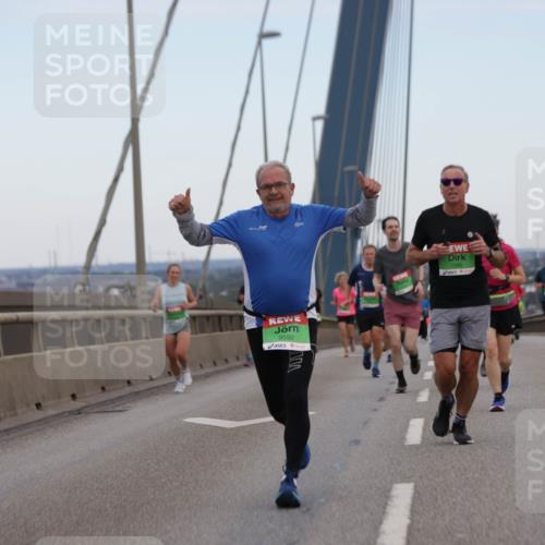 03.10.2025 - Köhlbrandbrückenlauf Jannik Wohlers http://msf.ph/oto/9136283 03.10.2025 15:24:34 Position 1 9592, 7345, 9489 meine-sportfotos.de