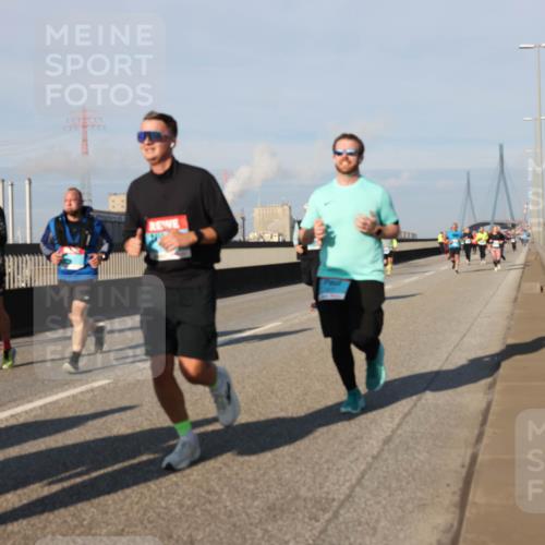 03.10.2025 - Köhlbrandbrückenlauf Lena Gebhardt http://msf.ph/oto/9136287 03.10.2025 09:54:09 Position 2  meine-sportfotos.de