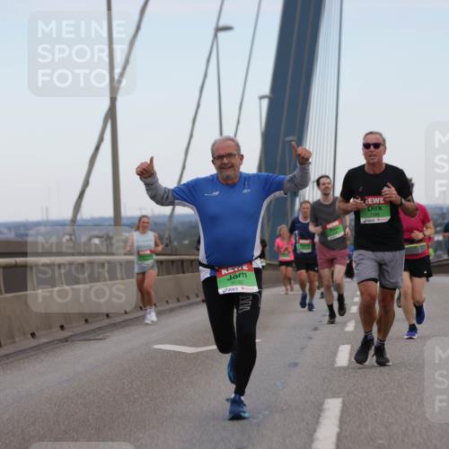 03.10.2025 - Köhlbrandbrückenlauf Jannik Wohlers http://msf.ph/oto/9136288 03.10.2025 15:24:34 Position 1 9592, 7345, 9489 meine-sportfotos.de
