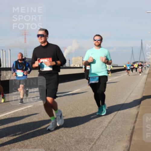 03.10.2025 - Köhlbrandbrückenlauf Lena Gebhardt http://msf.ph/oto/9136290 03.10.2025 09:54:09 Position 2  meine-sportfotos.de