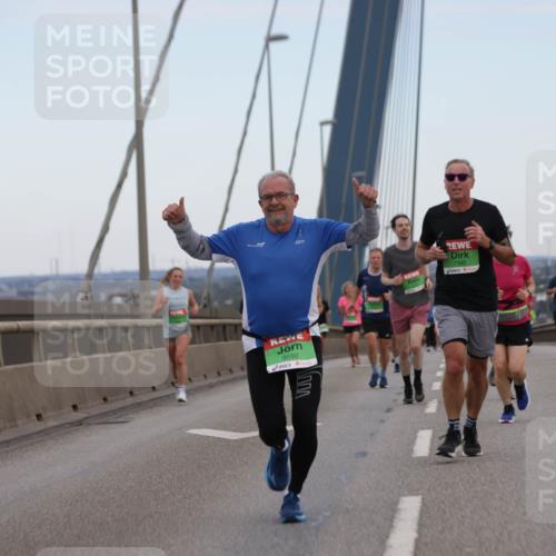 03.10.2025 - Köhlbrandbrückenlauf Jannik Wohlers http://msf.ph/oto/9136293 03.10.2025 15:24:34 Position 1 9592, 7345, 9489 meine-sportfotos.de