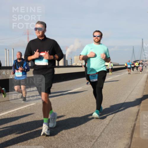 03.10.2025 - Köhlbrandbrückenlauf Lena Gebhardt http://msf.ph/oto/9136298 03.10.2025 09:54:09 Position 2  meine-sportfotos.de