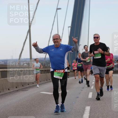 03.10.2025 - Köhlbrandbrückenlauf Jannik Wohlers http://msf.ph/oto/9136301 03.10.2025 15:24:34 Position 1 9592, 7345, 9489 meine-sportfotos.de
