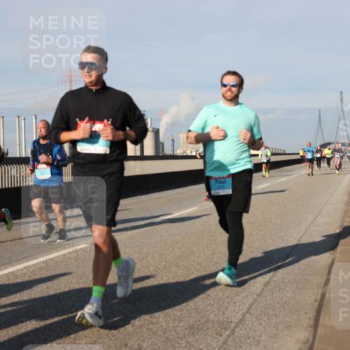 03.10.2025 - Köhlbrandbrückenlauf Lena Gebhardt http://msf.ph/oto/9136306 03.10.2025 09:54:09 Position 2  meine-sportfotos.de
