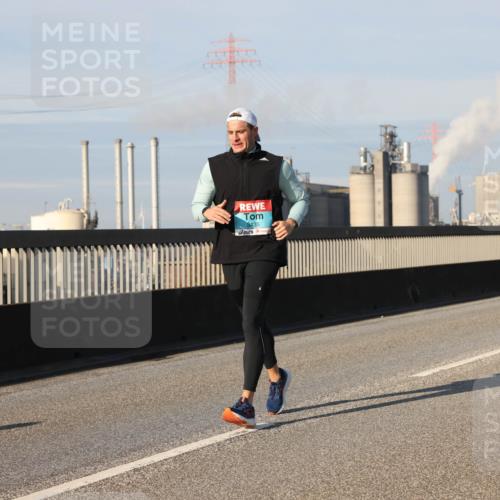 03.10.2025 - Köhlbrandbrückenlauf Lena Gebhardt http://msf.ph/oto/9136332 03.10.2025 09:54:12 Position 2 3435 meine-sportfotos.de