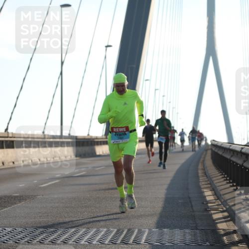 03.10.2025 - Köhlbrandbrückenlauf Yannick Fuchs http://msf.ph/oto/9136340 03.10.2025 08:20:07 Position 2 3460 meine-sportfotos.de