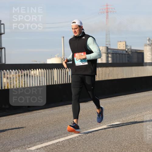 03.10.2025 - Köhlbrandbrückenlauf Lena Gebhardt http://msf.ph/oto/9136344 03.10.2025 09:54:12 Position 2 343 meine-sportfotos.de