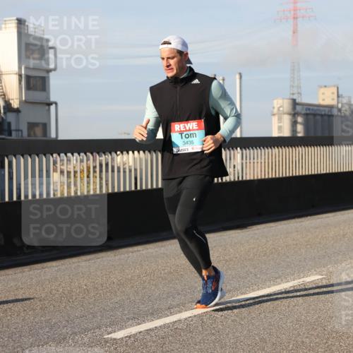 03.10.2025 - Köhlbrandbrückenlauf Lena Gebhardt http://msf.ph/oto/9136351 03.10.2025 09:54:12 Position 2 3435 meine-sportfotos.de