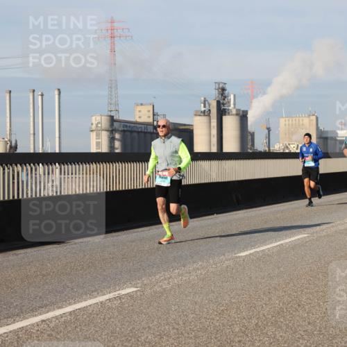 03.10.2025 - Köhlbrandbrückenlauf Lena Gebhardt http://msf.ph/oto/9136361 03.10.2025 09:54:15 Position 2  meine-sportfotos.de