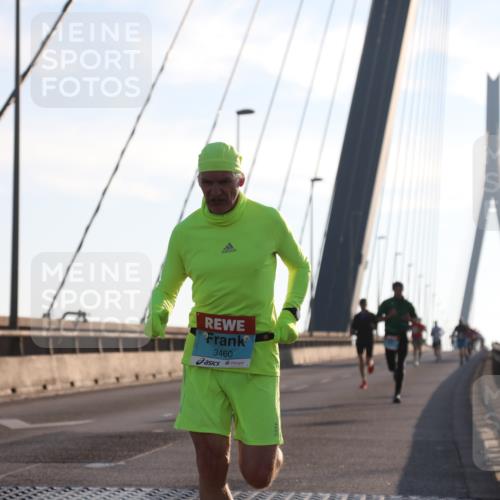 03.10.2025 - Köhlbrandbrückenlauf Yannick Fuchs http://msf.ph/oto/9136364 03.10.2025 08:20:08 Position 2 3460 meine-sportfotos.de