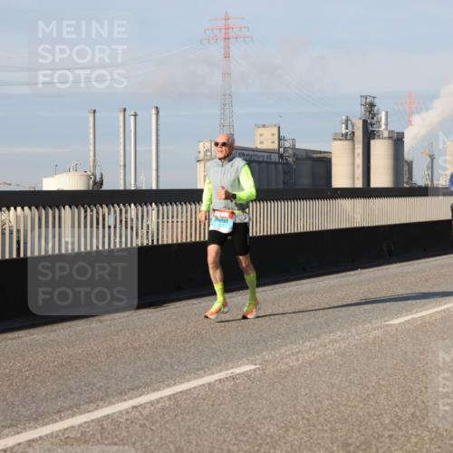03.10.2025 - Köhlbrandbrückenlauf Lena Gebhardt http://msf.ph/oto/9136379 03.10.2025 09:54:16 Position 2  meine-sportfotos.de