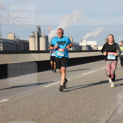 03.10.2025 - Köhlbrandbrückenlauf Lena Gebhardt http://msf.ph/oto/9136386 03.10.2025 09:54:17 Position 2 1642, 3445 meine-sportfotos.de