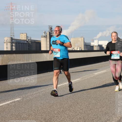 03.10.2025 - Köhlbrandbrückenlauf Lena Gebhardt http://msf.ph/oto/9136394 03.10.2025 09:54:17 Position 2 1642, 3445 meine-sportfotos.de