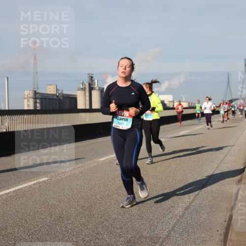 03.10.2025 - Köhlbrandbrückenlauf Lena Gebhardt http://msf.ph/oto/9136452 03.10.2025 09:54:20 Position 2 1654 meine-sportfotos.de