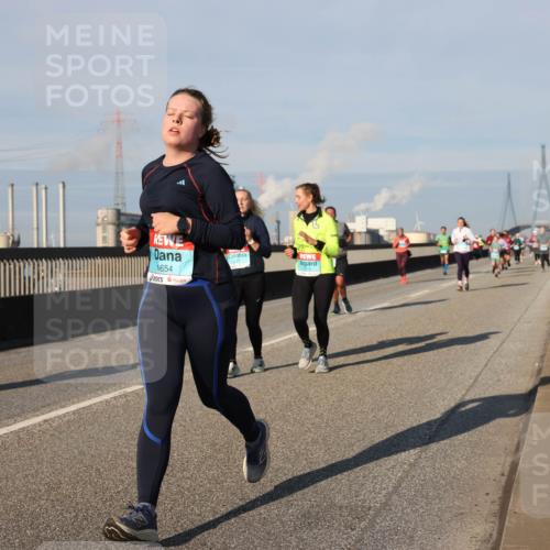 03.10.2025 - Köhlbrandbrückenlauf Lena Gebhardt http://msf.ph/oto/9136465 03.10.2025 09:54:21 Position 2 1654 meine-sportfotos.de