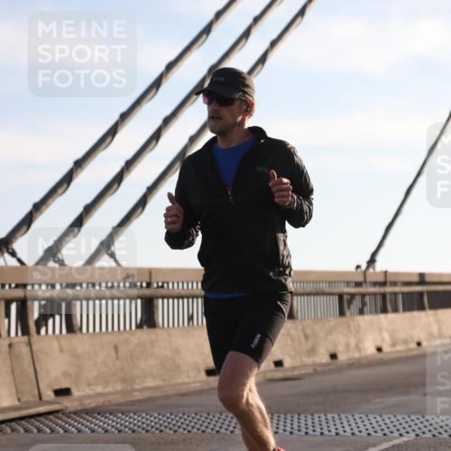03.10.2025 - Köhlbrandbrückenlauf Yannick Fuchs http://msf.ph/oto/9136494 03.10.2025 08:20:14 Position 2  meine-sportfotos.de