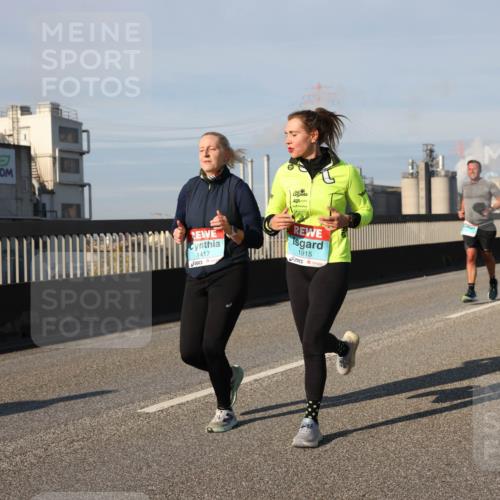 03.10.2025 - Köhlbrandbrückenlauf Lena Gebhardt http://msf.ph/oto/9136497 03.10.2025 09:54:22 Position 2 1417, 1915 meine-sportfotos.de