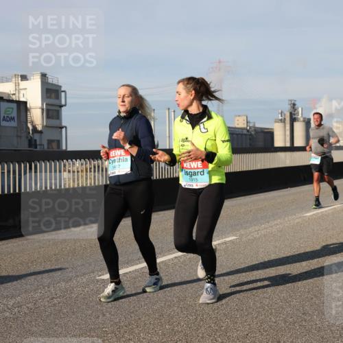 03.10.2025 - Köhlbrandbrückenlauf Lena Gebhardt http://msf.ph/oto/9136505 03.10.2025 09:54:22 Position 2 1417, 1915 meine-sportfotos.de