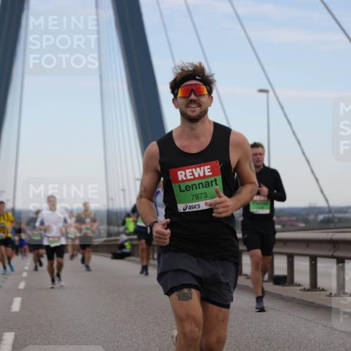 03.10.2025 - Köhlbrandbrückenlauf Jannik Wohlers http://msf.ph/oto/9136515 03.10.2025 15:24:39 Position 1 7873 meine-sportfotos.de
