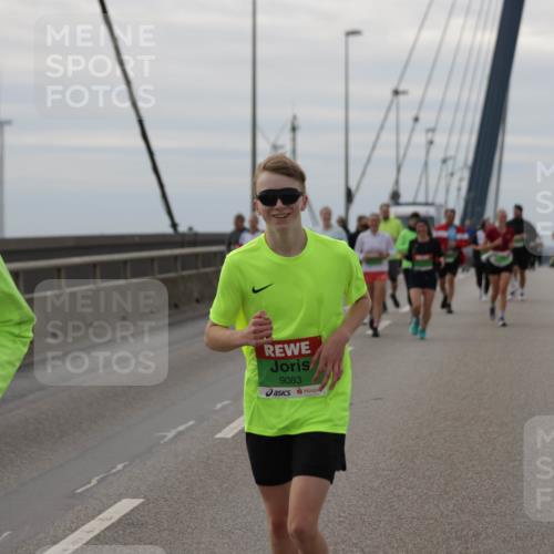 03.10.2025 - Köhlbrandbrückenlauf Jannik Wohlers http://msf.ph/oto/9136527 03.10.2025 16:07:03 Position 1 9212, 9083 meine-sportfotos.de