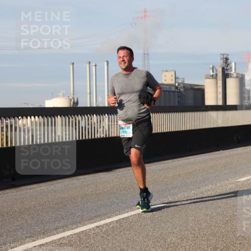 03.10.2025 - Köhlbrandbrückenlauf Lena Gebhardt http://msf.ph/oto/9136528 03.10.2025 09:54:24 Position 2 1015 meine-sportfotos.de