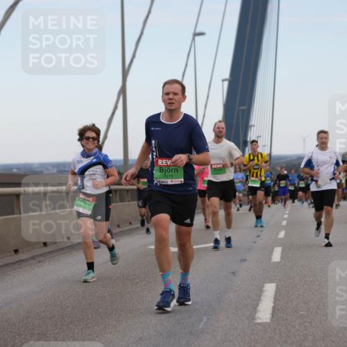 03.10.2025 - Köhlbrandbrückenlauf Jannik Wohlers http://msf.ph/oto/9136529 03.10.2025 15:24:40 Position 1 7056, 7085, 7610 meine-sportfotos.de
