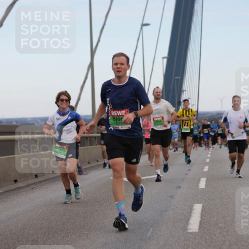 03.10.2025 - Köhlbrandbrückenlauf Jannik Wohlers http://msf.ph/oto/9136541 03.10.2025 15:24:40 Position 1 7056, 7085, 7610 meine-sportfotos.de
