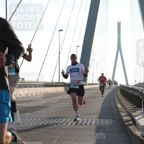 03.10.2025 - Köhlbrandbrückenlauf Yannick Fuchs http://msf.ph/oto/9136586 03.10.2025 08:20:22 Position 2 1026, 299, 3740 meine-sportfotos.de
