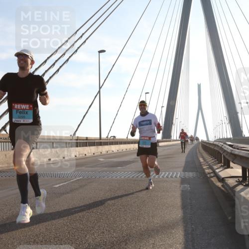 03.10.2025 - Köhlbrandbrückenlauf Yannick Fuchs http://msf.ph/oto/9136600 03.10.2025 08:20:22 Position 2 3299 meine-sportfotos.de