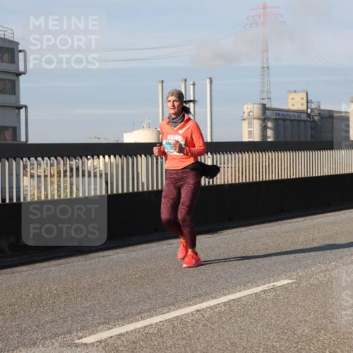 03.10.2025 - Köhlbrandbrückenlauf Lena Gebhardt http://msf.ph/oto/9136602 03.10.2025 09:54:28 Position 2 2 meine-sportfotos.de