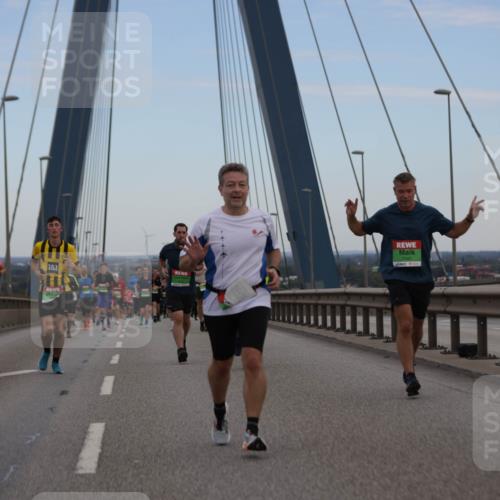 03.10.2025 - Köhlbrandbrückenlauf Jannik Wohlers http://msf.ph/oto/9136624 03.10.2025 15:24:43 Position 1 8825, 1, 1, 7340 meine-sportfotos.de